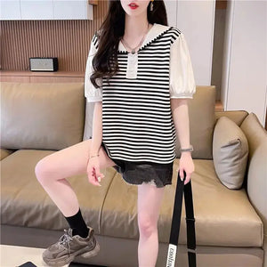 Short-sleeved Striped T-shirt for Women in Summer.